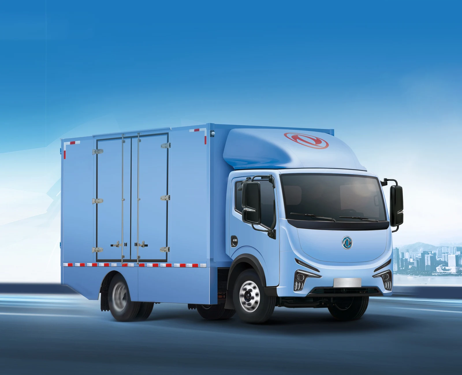 Електрична вантажівка Dongfeng E-STAR C у русі